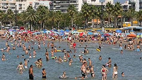 mujeres desnudas en la playa|MUJER DESNUDA EN LA PLAYA